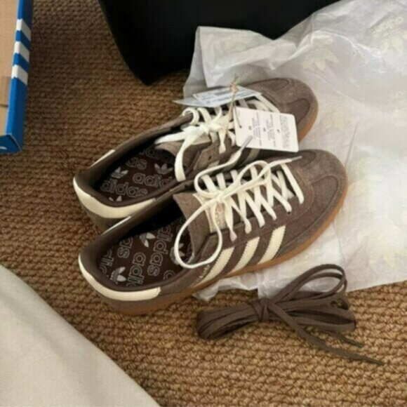 NWT Women's Adidas Handball Spezial Shoes Brown White - Picture 2 of 6